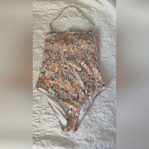 CUPSHE Elodie Ditsy Floral Smocked Frill Swimsuit